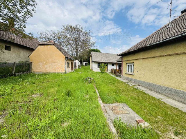 Eladó családi ház, Győrújbaráton 129.99 M Ft