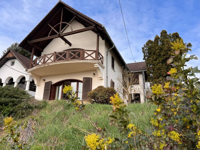 Eladó családi ház, Mohácson 107 M Ft, 4 szobás