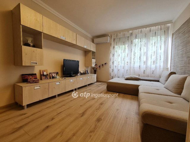 Eladó panellakás, Hajdúszoboszlón 52.9 M Ft, 2+1 szobás