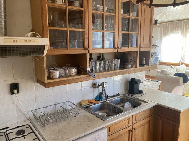 Eladó családi ház, Zamárdiban 199.9 M Ft, 7 szobás