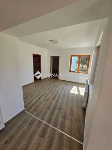 Eladó családi ház, Zalakaroson 85.9 M Ft, 4 szobás