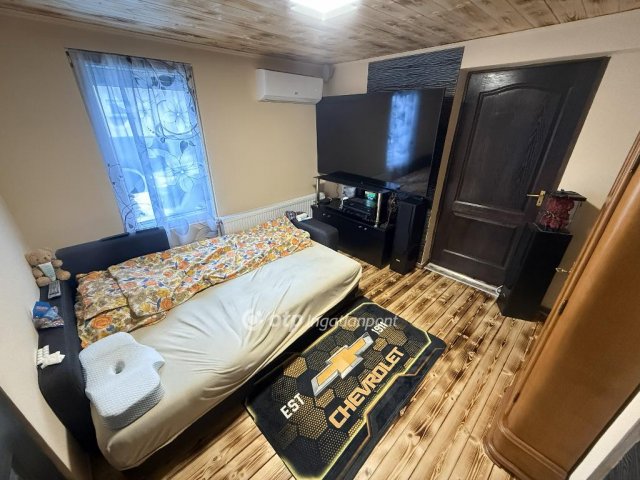 Eladó nyaraló, Tiszakécskén 31.9 M Ft, 2 szobás