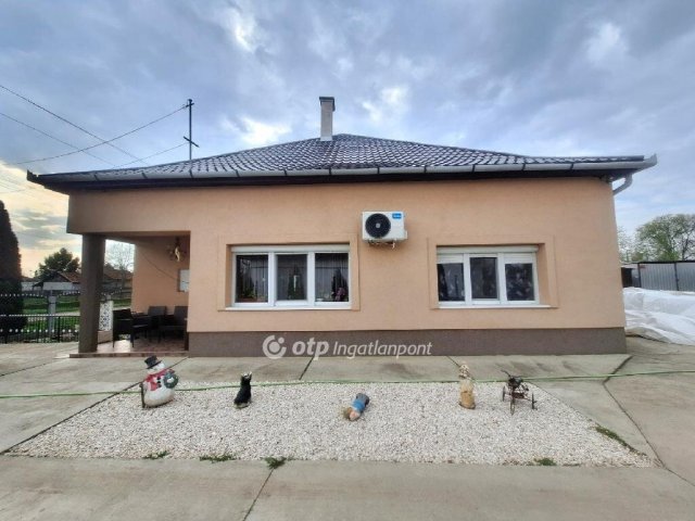 Eladó családi ház, Bárándon 35 M Ft, 3 szobás