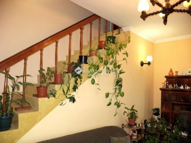 Eladó sorház, Kápolnásnyéken 97.4 M Ft, 4 szobás