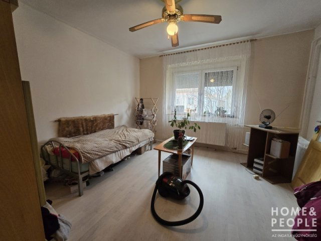 Eladó családi ház, Hódmezővásárhelyen 42.9 M Ft, 2+1 szobás