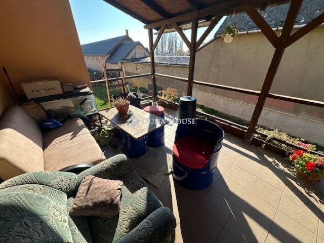 Eladó családi ház, Csákváron 84.9 M Ft, 5 szobás