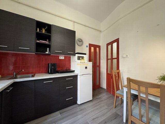 Eladó téglalakás, Budapesten, III. kerületben, Selmeci utcában