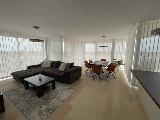 Eladó téglalakás, Szegeden 204.2 M Ft, 3 szobás