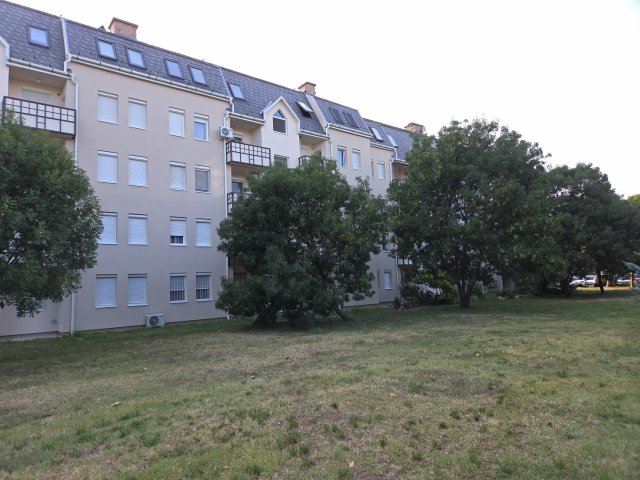 Eladó téglalakás, Keszthelyen 46.9 M Ft, 1 szobás
