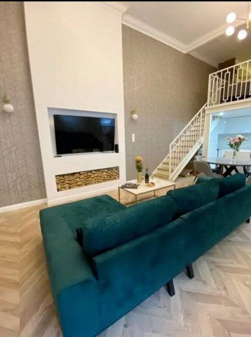 Eladó téglalakás, Budapesten, VI. kerületben, Nagymező utcában