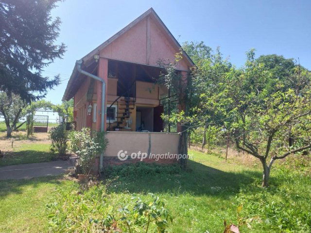 Eladó nyaraló, Szegeden 17.99 M Ft, 1+1 szobás