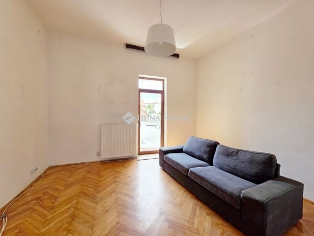 Eladó téglalakás, Szombathelyen 39 M Ft, 3 szobás