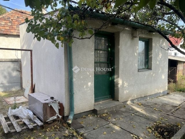 Eladó családi ház, Székesfehérvárott 65 M Ft, 3 szobás
