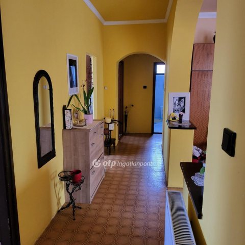 Eladó családi ház, Mikepércsen 56 M Ft, 3+1 szobás