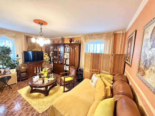 Eladó téglalakás, Pécsett 74.9 M Ft, 3 szobás