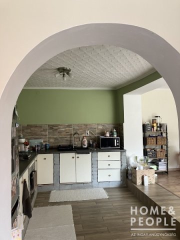 Eladó családi ház, Makón 32 M Ft, 2 szobás