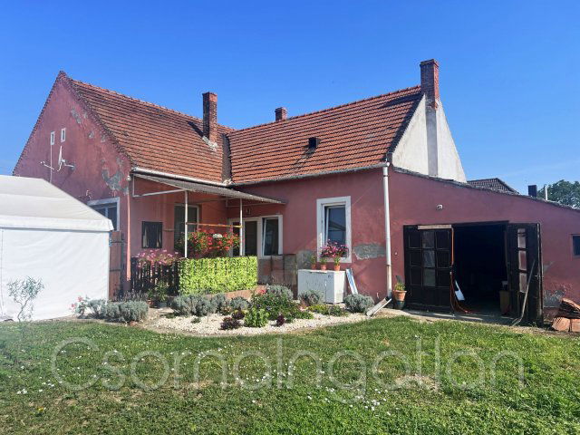Eladó családi ház, Bősárkányon 30 M Ft, 3 szobás