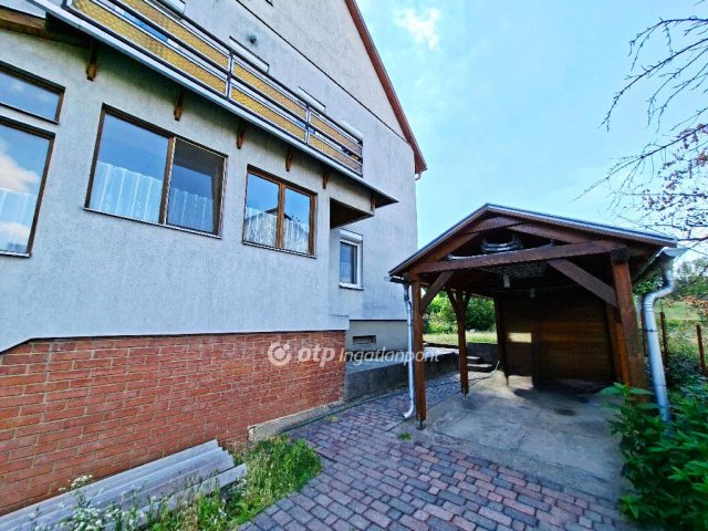Eladó ikerház, Székesfehérvárott 99.5 M Ft, 4 szobás