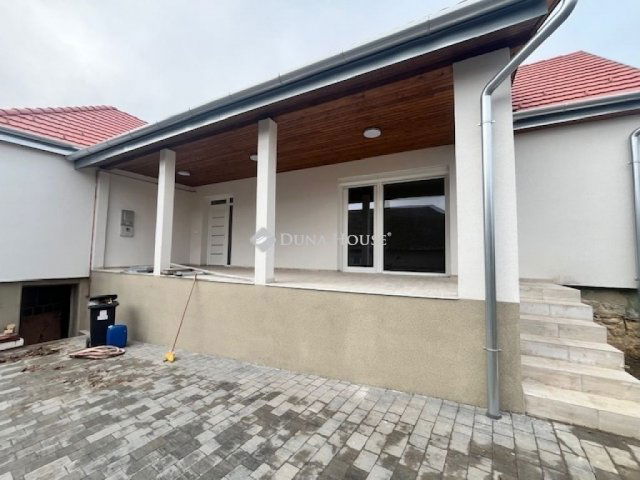 Eladó családi ház, Pécsváradon 85 M Ft, 4 szobás