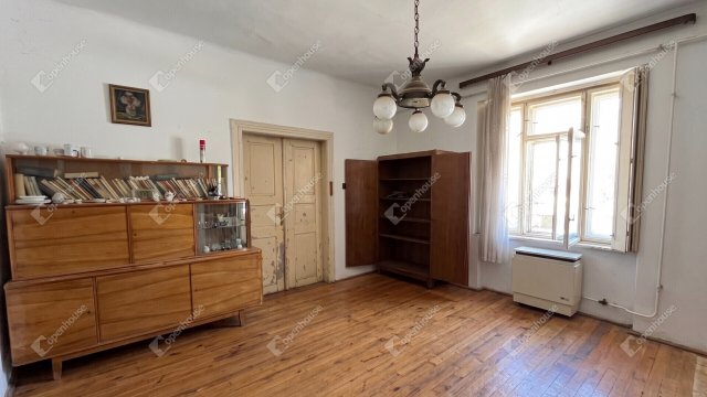 Eladó családi ház, Szerencsen 24.99 M Ft, 2 szobás