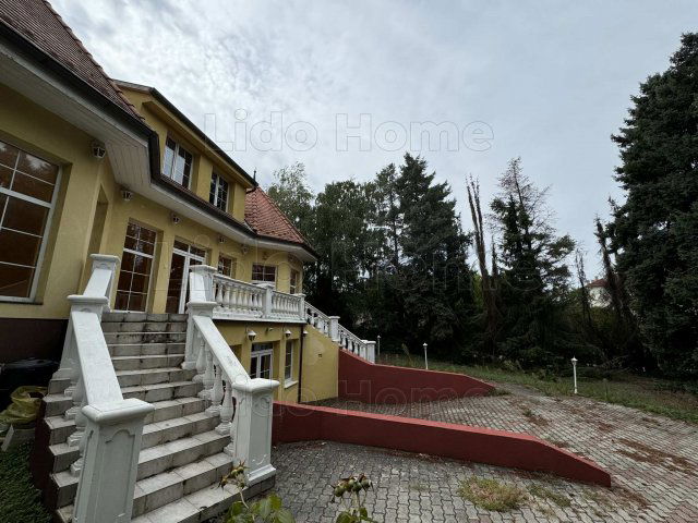 Eladó családi ház, Siófokon 170 M Ft, 5 szobás