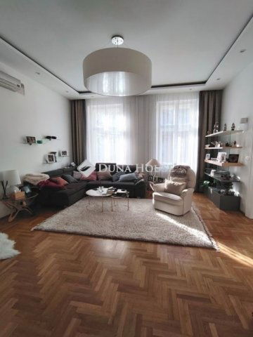 Eladó családi ház, Debrecenben 405 M Ft, 4 szobás