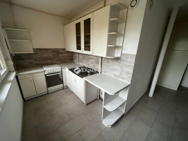 Kiadó panellakás, albérlet, Kecskeméten 150 E Ft / hó, 2 szobás