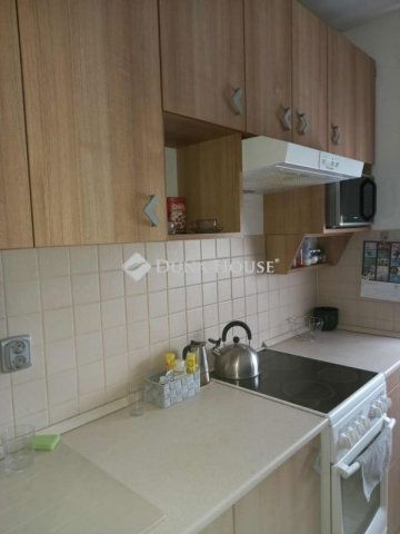 Eladó panellakás, Pécsett 39.99 M Ft, 2 szobás