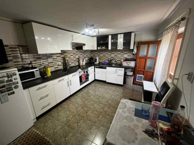 Eladó családi ház, Tiszaalpáron 44.9 M Ft, 4 szobás