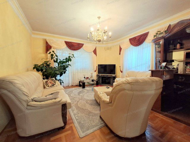 Eladó ikerház, Nyíregyházán 104 M Ft, 5 szobás