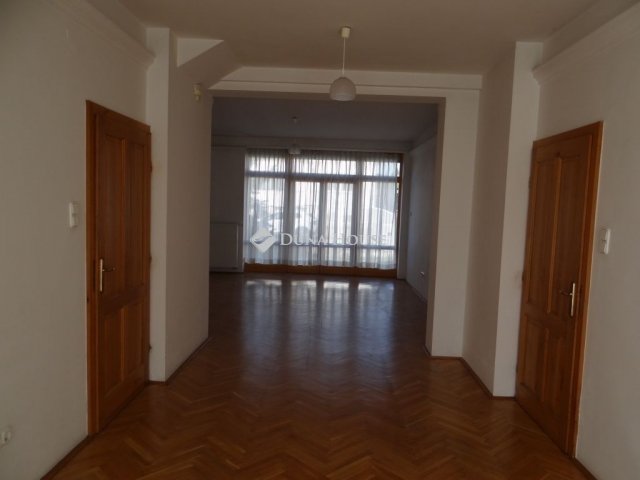 Eladó családi ház, Budapesten, XVIII. kerületben 160 M Ft