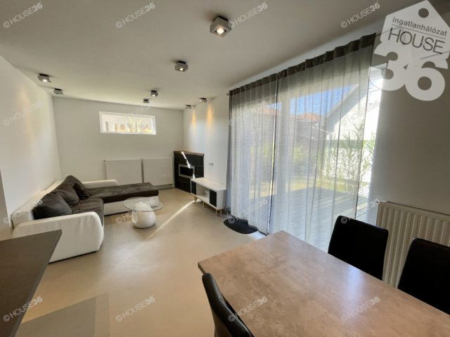 Eladó családi ház, Kecskeméten 99.99 M Ft, 4 szobás