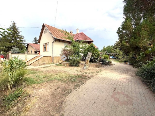 Eladó családi ház, Kecskeméten 59.9 M Ft, 4 szobás