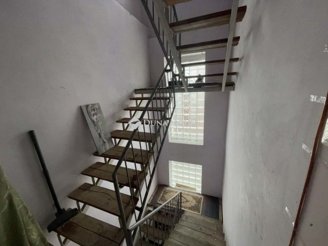 Eladó családi ház, Szegeden 89.95 M Ft, 9 szobás