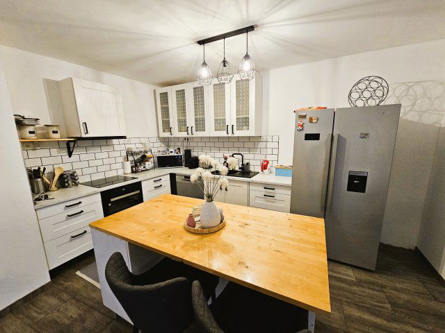 Eladó családi ház, Kiskunhalason 36.9 M Ft, 4+1 szobás