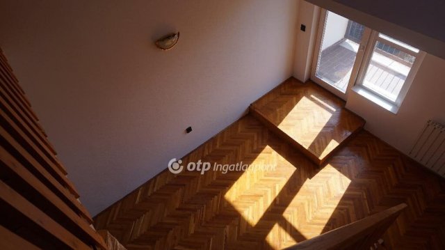 Eladó téglalakás, Gyöngyösön 47.5 M Ft, 3 szobás
