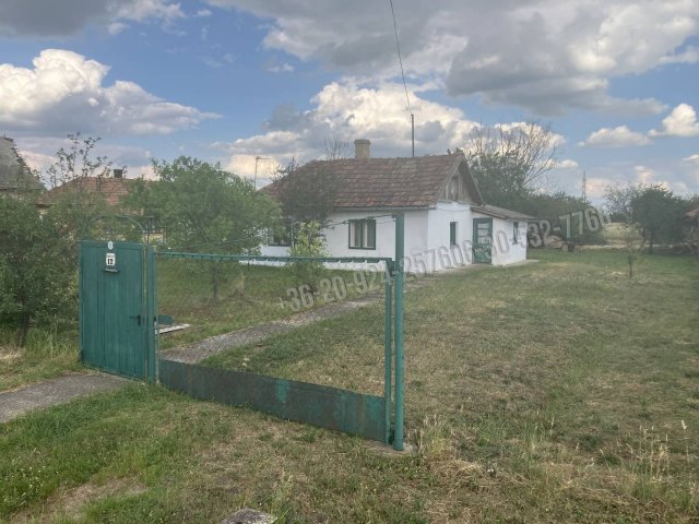 Eladó családi ház, Karcagon, Rába utcában 7.5 M Ft, 2 szobás