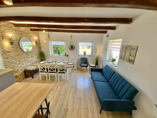 Eladó családi ház, Zamárdiban 199.9 M Ft, 12 szobás
