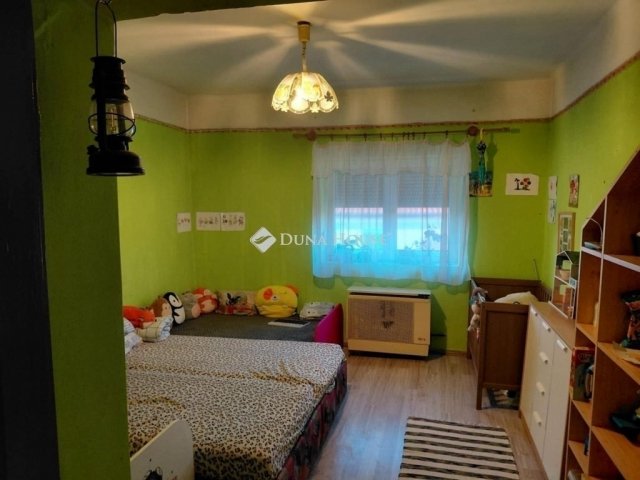 Eladó családi ház, Bényén 53 M Ft, 3 szobás