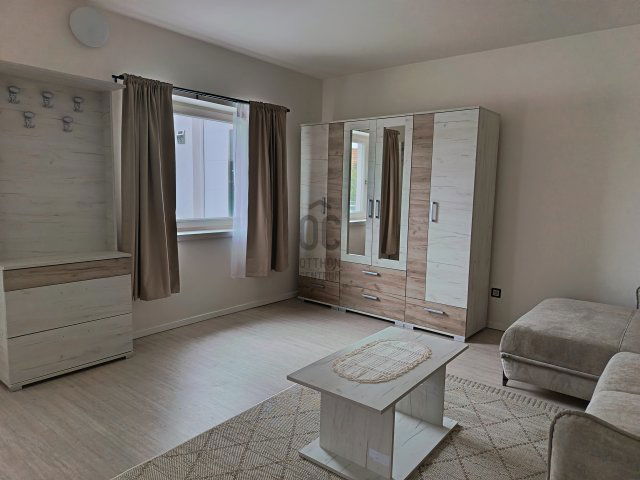 Kiadó téglalakás, albérlet, Cegléden 130 E Ft / hó, 1 szobás