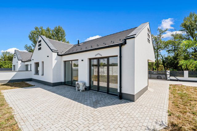 Eladó ikerház, Szigetmonostorban 115 M Ft, 4 szobás