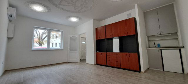 Kiadó iroda, Székesfehérvárott, Mátyás Király körúton