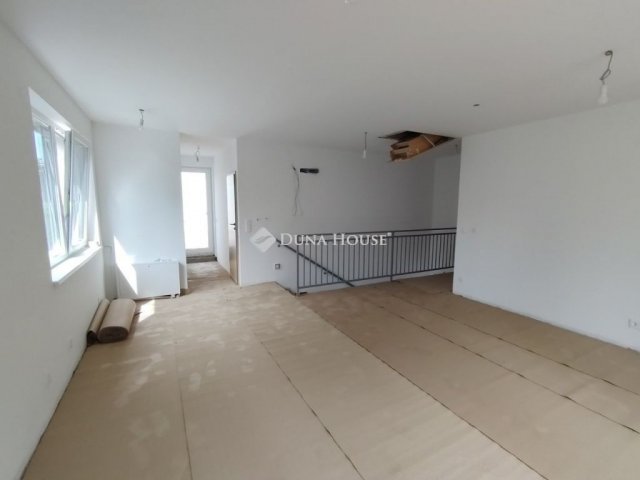 Eladó téglalakás, Budapesten, XVIII. kerületben 116.1 M Ft