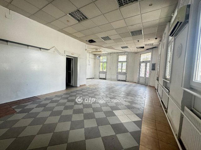 Eladó ipari ingatlan, Budapesten, XV. kerületben 85 M Ft