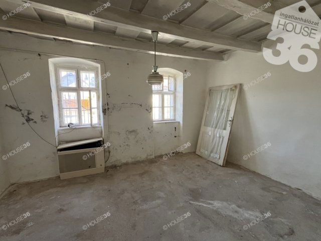 Eladó családi ház, Nagykőrösön 16 M Ft, 2 szobás