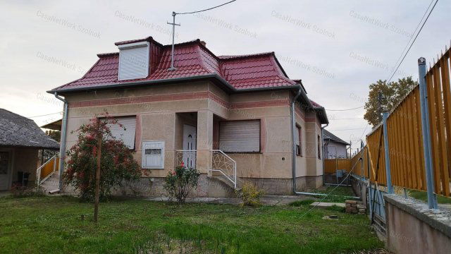 Eladó családi ház, Tiszaföldváron 25.99 M Ft, 3 szobás