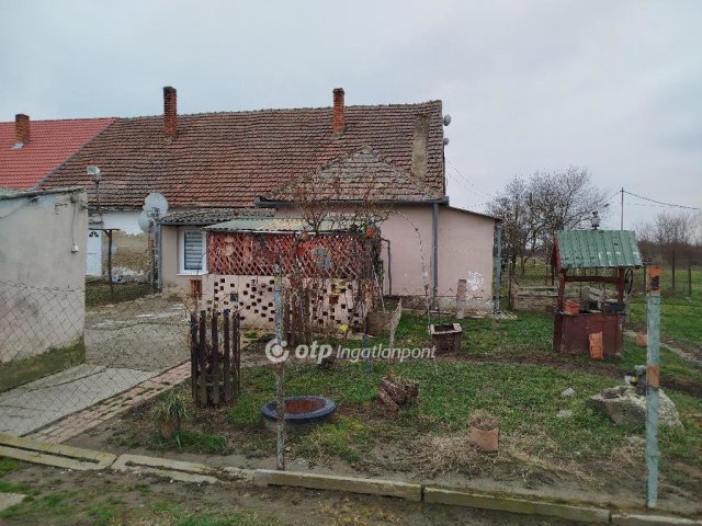 Eladó nyaraló, Dencsházán 6.8 M Ft, 2 szobás