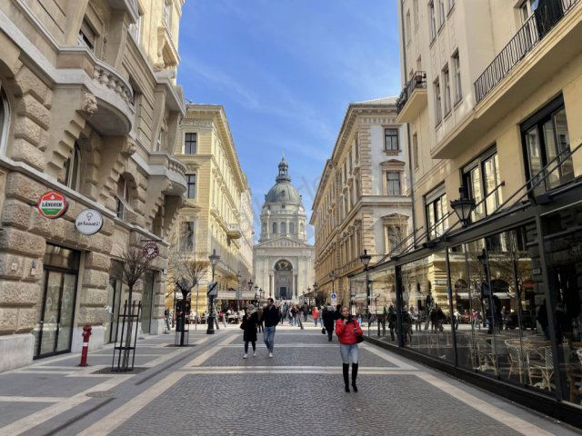Kiadó téglalakás, albérlet, V. kerületben, Zrínyi utcában