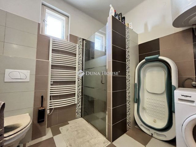 Eladó családi ház, Bakonyszentkirályon 62.9 M Ft, 4 szobás