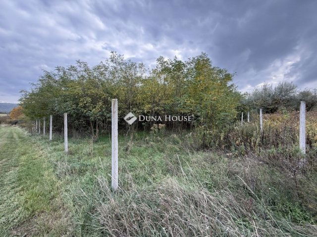 Eladó telek, Nyergesújfaluban 7.8 M Ft / költözzbe.hu